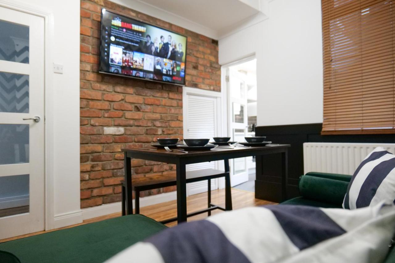 Broadway Belfast! Central Location! Sleeps 6! Eksteriør bilde