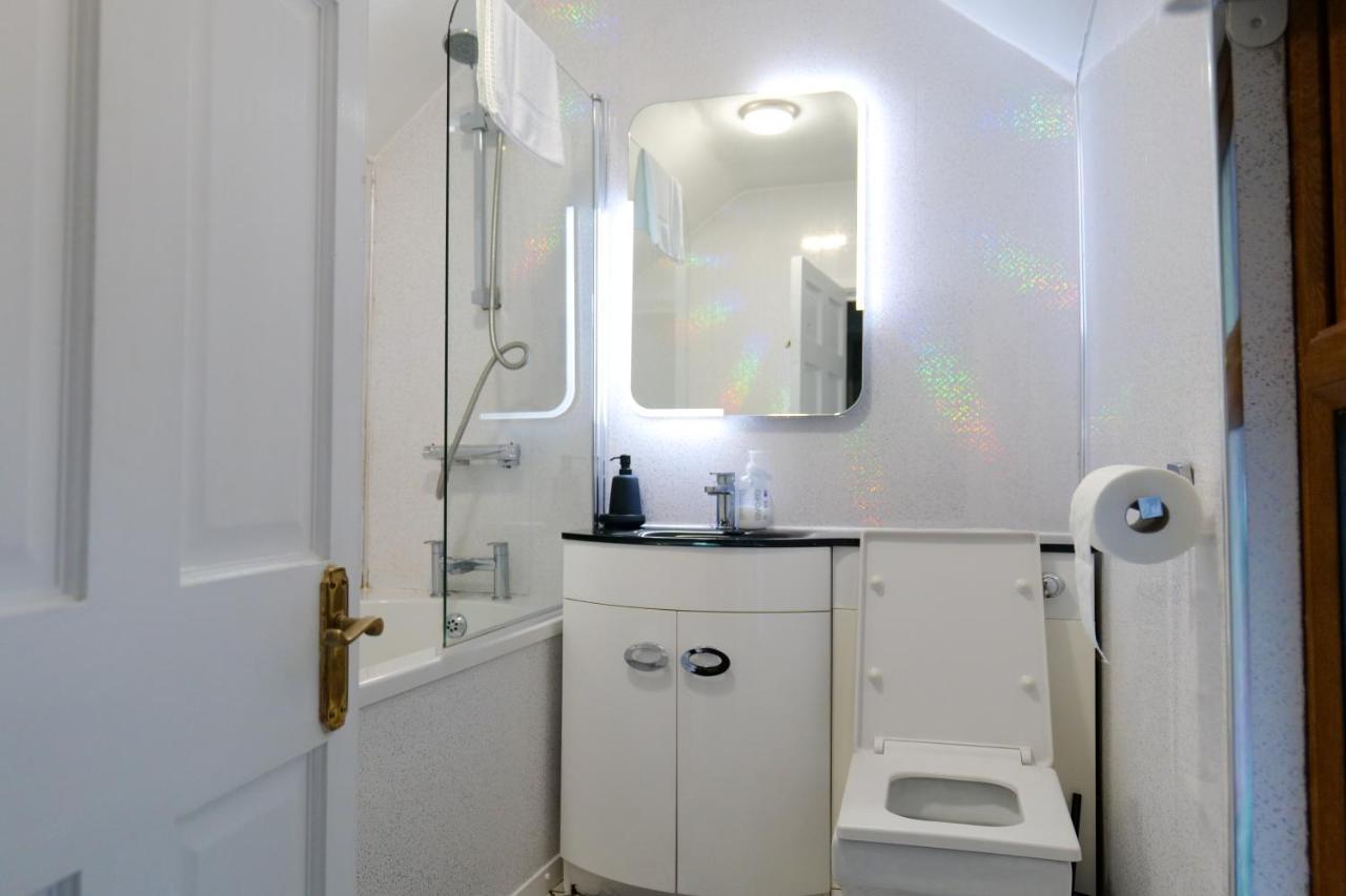 Broadway Belfast! Central Location! Sleeps 6! Eksteriør bilde